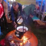 september 2017 de vier Gaarden bereiden pannenkoeken met fruitvulling op Foot&Food festival in Lingezegen